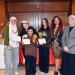 موهبة واعدة في عالم الفن: يونس محمد وهبة يشارك في معرض “هي وطلابها”