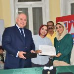 رؤى أحمد.. فنانة في السادسة عشر تجسّد «الطفولة الضائعة»