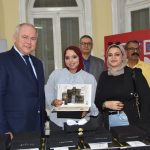 فاطمة حسن تتألق في معرض Reference بلوحة «أوجه ونفوس»